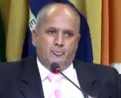 Vereador de Divinópolis/MG que queria mudar cor do luto para cinza, e  eliminar concursos de rainha da pipoca e rei do amendoim nas escolas  públicas, quer agora que Comissão Especial ateste sua