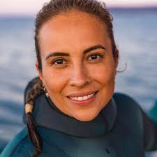 Alex Schnell's Instagram, Twitter & Facebook