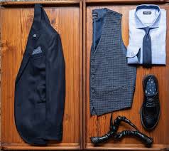 Molti uomini e ragazzi tra i 20 e i 50 anni ci i look per capodanno uomo possono essere casual o formali: Come Vestirsi A Capodanno 3 Outfit Per Lui Per Fare Il Botto Invidia1973 Com