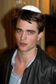 The one where Zees explains Chanukah to Robert Pattinson