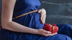 Meningkatkan kesuburan dan memelihara rahim 2. Ini Manfaat Buah Delima Untuk Ibu Hamil