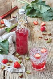 Rhabarber Erdbeer Sirup Rezept Sweets Lifestyle Rezept Rhabarber Sirup Rezepte Erdbeer Sirup