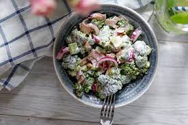 Brokkolisalat Brokkolisalat Brokkoli Salate Brokkoli Roh Essen