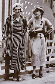 Men's, women's, and children's styles were based on fashions seen on screen with stars like clark gable, jean harlow, and shirley temple among the many who directly influenced fashion. 1930s Fashion Style Vintage Aesthetic Outfit Dresses Hair Hats Make Vintage Fashion 1930s 1930s Fashion Fashion History