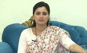 Navneet kaur bio data ; Bombay High Court Cancels Caste Certificate Of First Time Maharashtra Mp Navneet Rana
