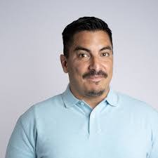 Herminio Vazquez's Instagram, Twitter & Facebook