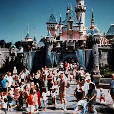 It lets subscribers watch hundreds of movies from disney's extensive library. Disney Plus Available To Irish Subscribers The Week After St Patrick S Day