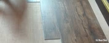 Vinyl lantai dibuat dengan menggunakan bahan dari pvc yang lentur dan fleksibel. Bali Vinyl