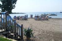 You can enjoy a drink at one of the bars, which include a poolside bar and a bar/lounge. Hmjy0rdhfnwwim