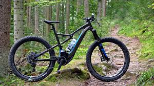 Specialized Turbo Levo Expert 6fattie Mountainbike Fahrrad Unterwegs