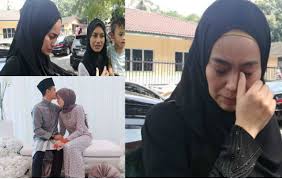 Durian merah.посмотреть клип и скачать бесплатно sedihnya intan liana saleh menangis pendam. Saya Masih Sayang Ude Intan Liana