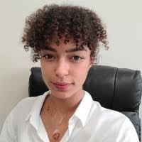 Daisy Scott's Instagram, Twitter & Facebook