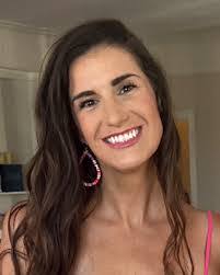 Lisa Wess's Instagram, Twitter & Facebook