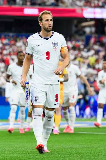 Cầu thủ bóng đá lạnh giá  󠁧󠁢󠁥󠁮󠁧󠁿 Harry Kane ghi 2 bàn thắng trong  hiệp một của đội tuyển Anh trước Croatia  Kết quả là 2-2, hiệp hai sẽ  tiếp theo!