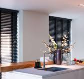 Het effect van houten jaloezieën op het interieur | Verano ...