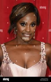 Kellie Wells's Instagram, Twitter & Facebook