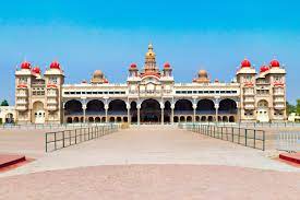 Today the archaeological survey of india maintains the palace, which is located at the center of old bangalore near the kalasipalyam bus. Tipu Sultan S Summer Palace Travel Guidebook Must Visit Attractions In Bangalore Tipu Sultan S Summer Palace Nearby Recommendation Trip Com