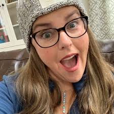 Annie Stow's Instagram, Twitter & Facebook