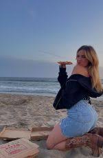 Meet me at the hype house at 2:00. Addison Rae Instagram Photos 04 08 2021 Hawtcelebs