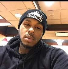 Females only! What's up, I'm Drew. I'm 27, born and raised in Cincinnati,  Ohio. Right now, I'm just looking for somebody I can genuinely vibe with ..  somebody real, solid, and open-minded.