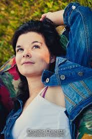 Kari Waldron's Instagram, Twitter & Facebook