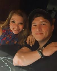 Wooow, 31 de Mayo 2024, hace justo 30 años logré mi sueño más anhelado, ser  mamá, y Diosito me mando a mi por siempre príncipe, mi niño, a mi compañero  de equipo