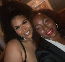 Let me tell you about this spiritual and funny Queen @claw_claw !! Such a  💡 to be around and cut up with. When the world sees you