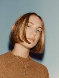 Fiona Burgess's Instagram, Twitter & Facebook