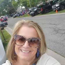 Michelle Stough's Instagram, Twitter & Facebook