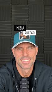 E poi arriva quel momento. Il momento in cui smetti di scappare e guardi la  tua anima negli occhi., Non è facile. A volte è complicato, a volte fa  male. Ma è così che accendi la luce e scopri qual è ...