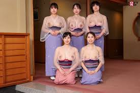 性交付き おっぱい揉みしだき温泉旅館 2 Gカップ以上の巨乳仲居たちでお迎えする“パイズリまくり体験”  お出迎えからお見送りまで、絶え間ない乳癒しでお給仕いたします。 - アダルト動画 ソクミル