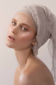 BEAUTY — ANNA BREEDING