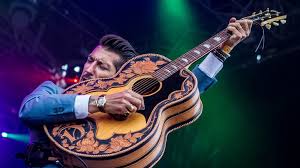 Danny veras hat allen grund, glücklich zu sein: Danny Vera Pakt Met Roller Coaster Zijn Eerste Notering In Top 40 Omroep Zeeland