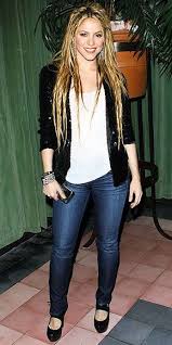 Pin By Bluevelvet On Shakira Shakira Style Shakira Outfits Fashion