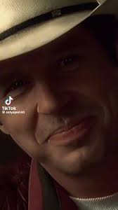 Nora Lester (red) (@noralester86)