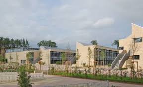 Das telefonbuch kann mit 17 adressen antworten! Plusenergie Grundschule Hohen Neuendorf Architekturobjekte Heinze De
