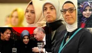 Merve kavakçı başörtüsüyle tbmm'ye girmiştir. Merve Kavakci Nin Yegeni De Cumhurbaskanligi Nda Cikti