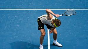 The 2021 edition of the australian open is in full swing, with plenty of memorable style to run cast our eyes over. Wutanfall Im Neuen Outfit Zverev Muht Sich Weiter