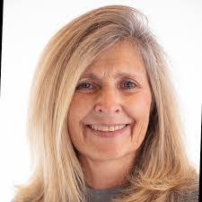 Susan Auer's Instagram, Twitter & Facebook