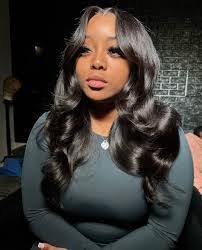 Vickey Williams's Instagram, Twitter & Facebook