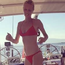 Find the perfect herzigova eva 90s stock photos and editorial news pictures from getty images. Supermodel Eva Herzigova Flaunts Her Slim Frame In Skimpy Red Bikini Mirror Online