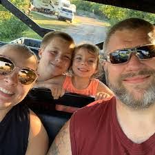 Eva Monahan's Instagram, Twitter & Facebook