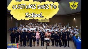 Jangankan kampus pariwisata, smk pariwisata pun di tempat saya belum ada, pastinya akan lebih baik lagi jika para pemuda pemudi juga ikut menuntut ilmu di sekolah pariwisata seperti smk pariwisata, terutama mereka yang berbakat di bidang tersebut agar bisa menyalurkanya lewat. Smk Pariwisata Harapan