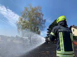 Laut prognosen des deutschen wetterdienstes lassen die regenfälle heute im westen nach und ziehen vermehrt in den südwesten und süden. Feuerwehr Waidhofen Thaya Home Facebook