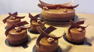 La Recette Permet De Preparer 6 A 8 Mini Entremets D Un Diametre De 6cm Et De 3 5cm De Haut Materiel A Prevoir 10 De Re Alimentation Entremet Biscuit Amande