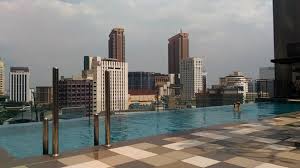 Kuala lumpur is a must visit place with the iconic petronas twin towers stand magnificently awesome and beautiful. Infinity Pool Aufnahme Von The Kuala Lumpur Journal Tripadvisor