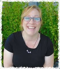 Robyn Roe's Instagram, Twitter & Facebook