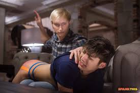 Bend Over | Spank This | GayMobile.fr