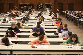 Programele postuniversitare de formare şi dezvoltare profesională continuă pot fi organizate de instituţiile de învăţământ superior acreditate, care au acreditate cel puţin programe de studii universitare de licenţă şi masterat în domeniul ştiinţific respectiv. LicenÈ›Äƒ Master È™i Studii Postuniversitare Tarife ScÄƒzute Decizia Men Dcnews