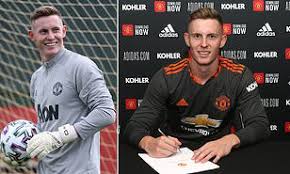 @manutd and @england represented by @seanmcdaid03 info@deanhendersonofficial.com. Dean Henderson Pens New Long Term Manchester United Contract With Goalkeeper To Challenge De Gea Daily Mail Online